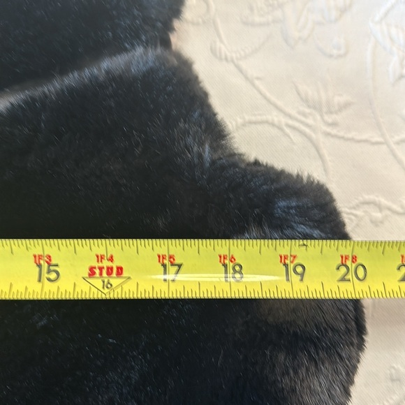 Black Faux Fur Women's‎ Vest with Faux Leather Inserts Wear in Collar See Pix - Picture 8 of 9